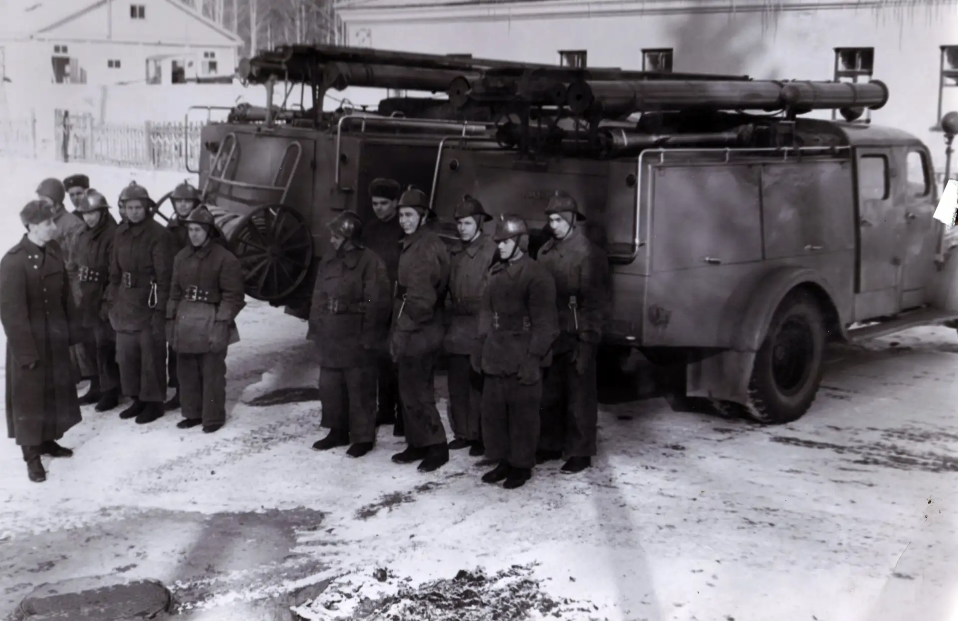 70 лет на страже пожарной безопасности 70 лет на страже пожарной безопасности