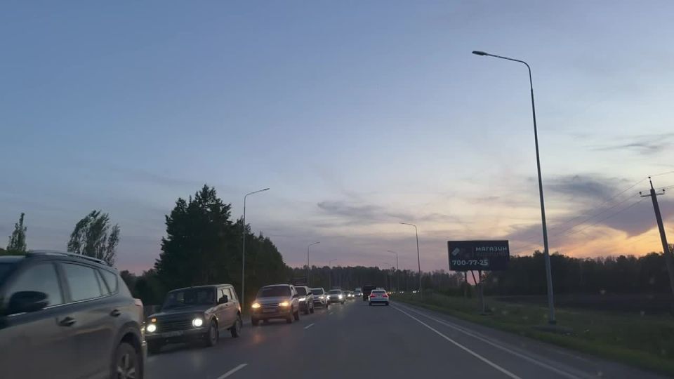 Челябинцы пожаловались на вечерние пробки на дороге Шершни — Северный