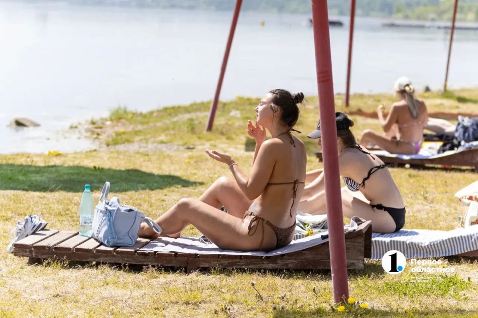 Челябицы открыли пляжный сезон на трех городских водоемах Челябицы открыли пляжный сезон на трех городских водоемах