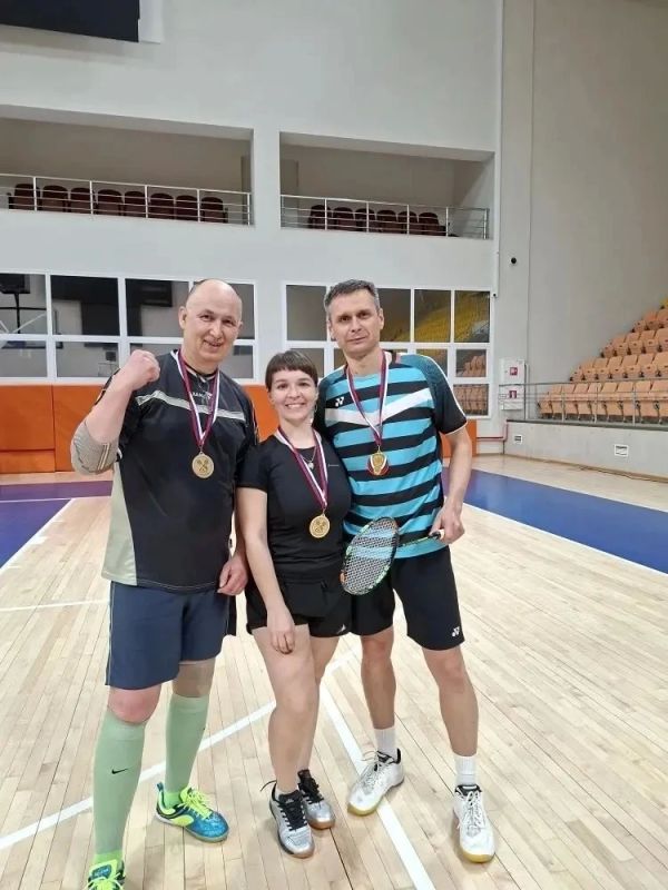 В Екатеринбурге определены победители соревнований по плаванию, по баскетболу и бадминтону В Екатеринбурге определены победители соревнований по плаванию, по баскетболу и бадминтону