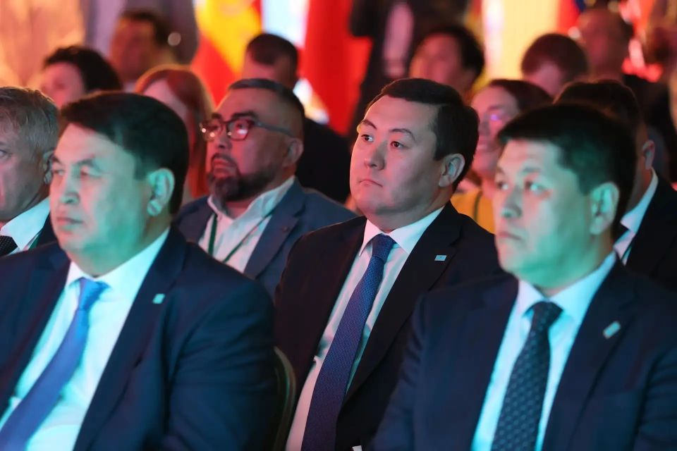 Более 100 предприятий Челябинской области и регионов Республики Казахстан приняли участие в бизнес-форуме по развитию сотрудничества Более 100 предприятий Челябинской области и регионов Республики Казахстан приняли участие в бизнес-форуме по развитию сотрудничества