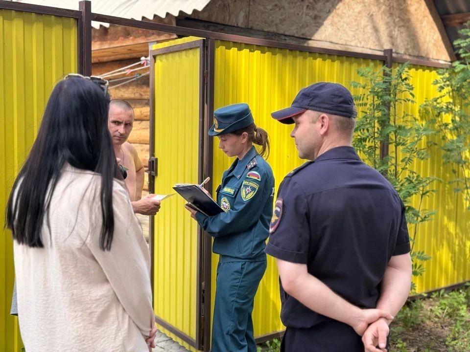 Полицейские Магнитогорска совместно с МЧС России провели противопожарный рейд в садовом товариществе с помощью беспилотника Полицейские Магнитогорска совместно с МЧС России провели противопожарный рейд в садовом товариществе с помощью беспилотника