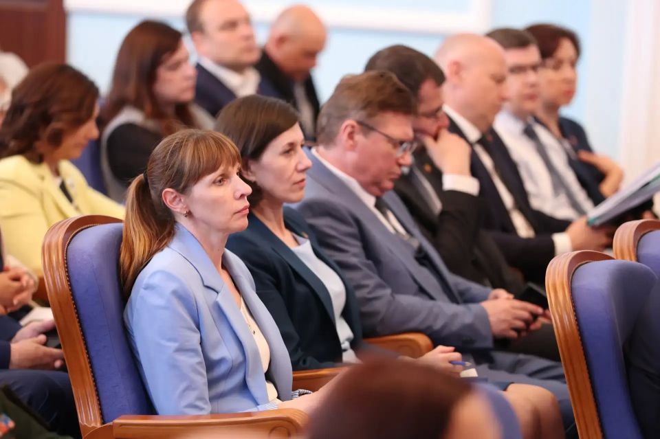 Губернатор Алексей Текслер провёл областное совещание Губернатор Алексей Текслер провёл областное совещание
