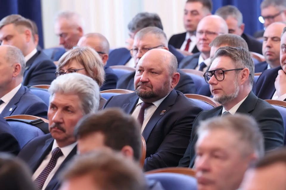 Губернатор Алексей Текслер провёл областное совещание Губернатор Алексей Текслер провёл областное совещание