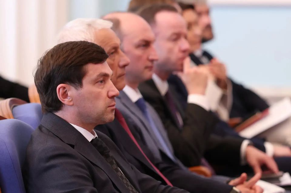 Губернатор Алексей Текслер провёл областное совещание Губернатор Алексей Текслер провёл областное совещание