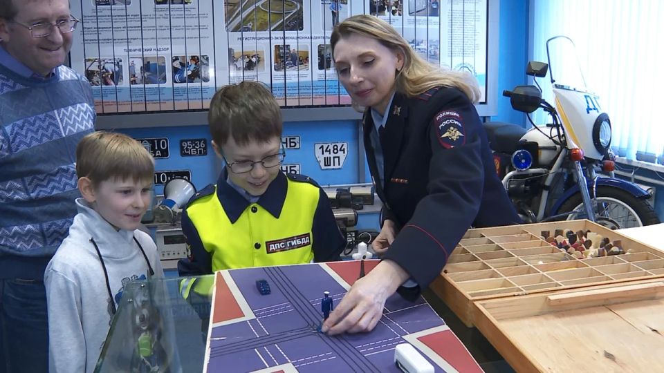 Необычную экскурсию провели для двух школьников из Челябинска Необычную экскурсию провели для двух школьников из Челябинска