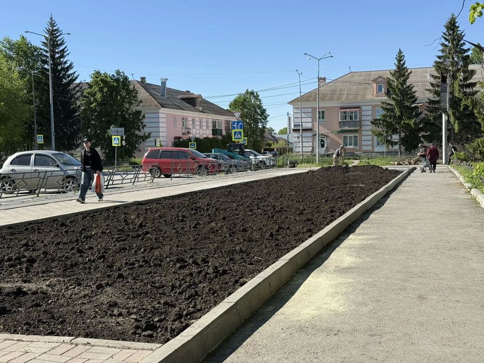 Жители Чебаркуля уже наверняка заметили изменения около бассейна и спортивного зала