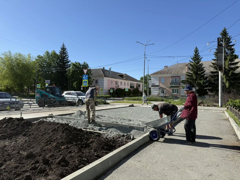 Жители Чебаркуля уже наверняка заметили изменения около бассейна и спортивного зала Жители Чебаркуля уже наверняка заметили изменения около бассейна и спортивного зала