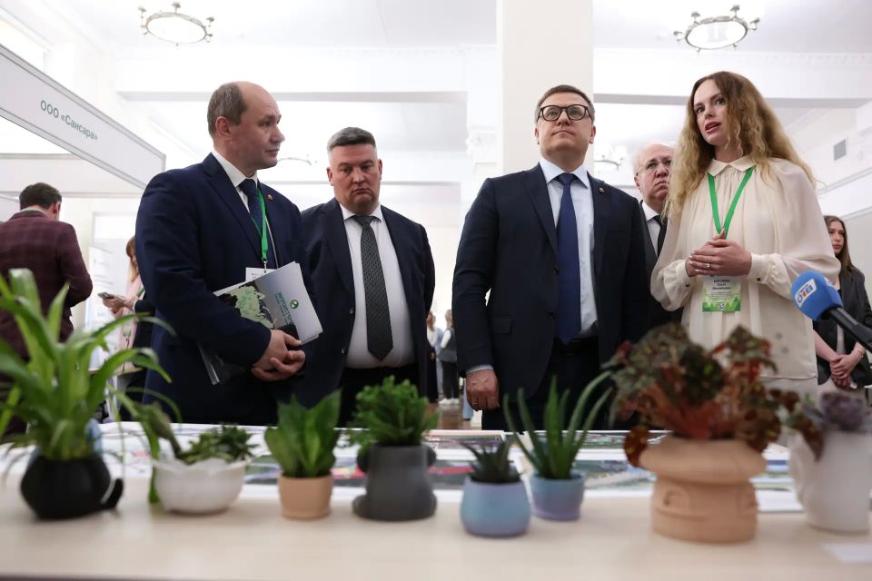 Алексей Текслер принял участие в V Открытом форуме по вопросам экологии и сохранения водных объектов Алексей Текслер принял участие в V Открытом форуме по вопросам экологии и сохранения водных объектов