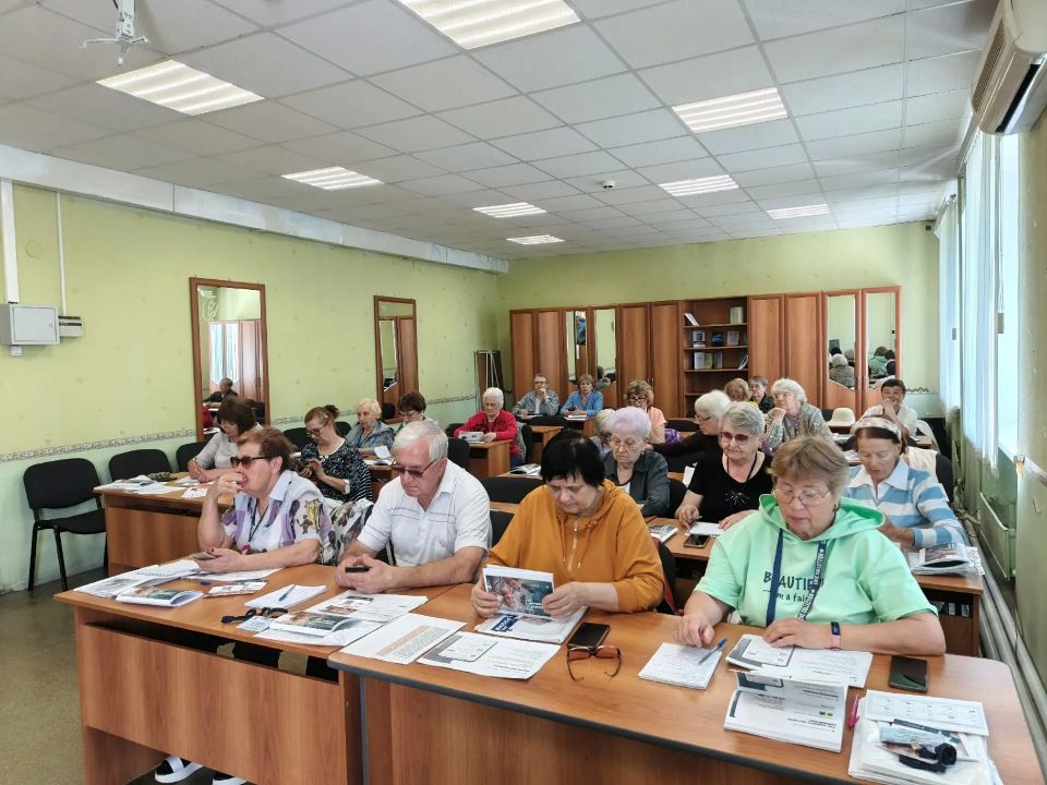 Копейские граждане старше 55 лет получили сертификаты о прохождении бесплатного обучения цифровой грамотности Копейские граждане старше 55 лет получили сертификаты о прохождении бесплатного обучения цифровой грамотности