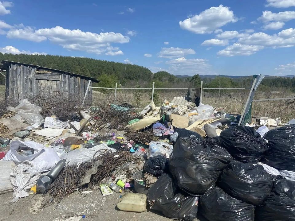 В Катав-Ивановске после вмешательства прокуратуры проведена уборка контейнерной площадки