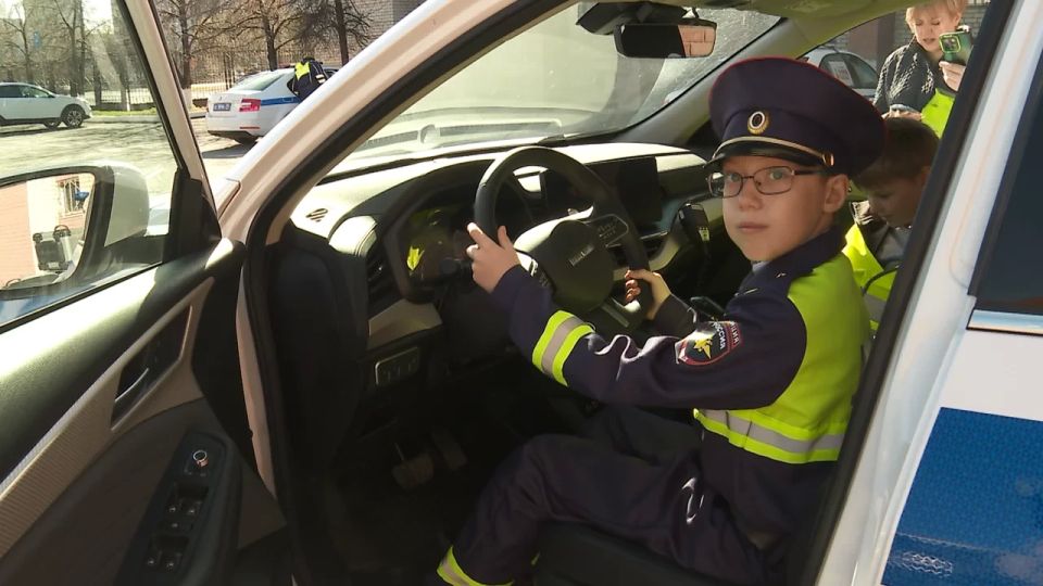 Необычную экскурсию провели для двух школьников из Челябинска