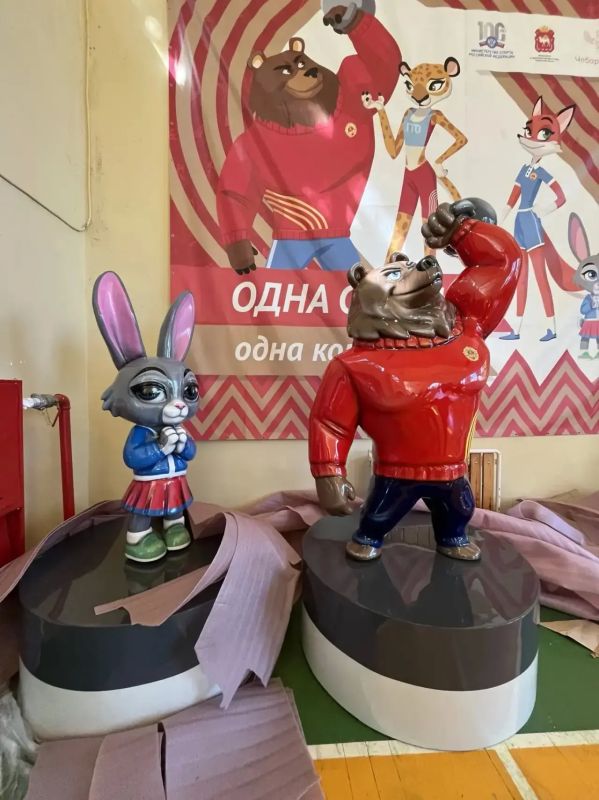 Жители Чебаркуля уже наверняка заметили изменения около бассейна и спортивного зала Жители Чебаркуля уже наверняка заметили изменения около бассейна и спортивного зала