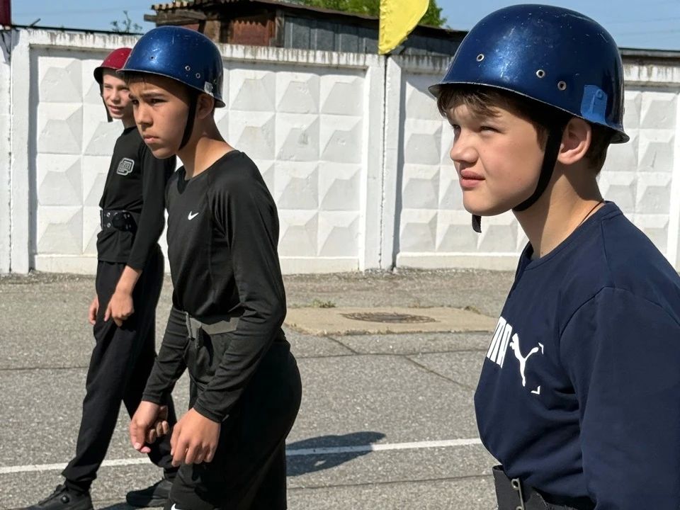 В Троицке прошли соревнования по пожарно-спасательному спорту среди молодежи В Троицке прошли соревнования по пожарно-спасательному спорту среди молодежи