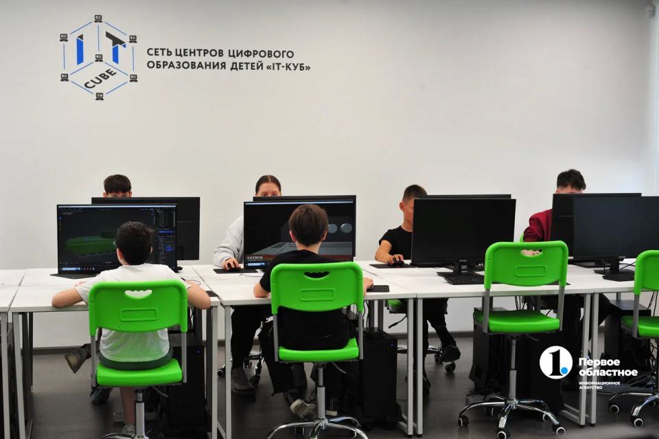 Братья-близнецы учат детей программированию и робототехнике в Челябинске Братья-близнецы учат детей программированию и робототехнике в Челябинске