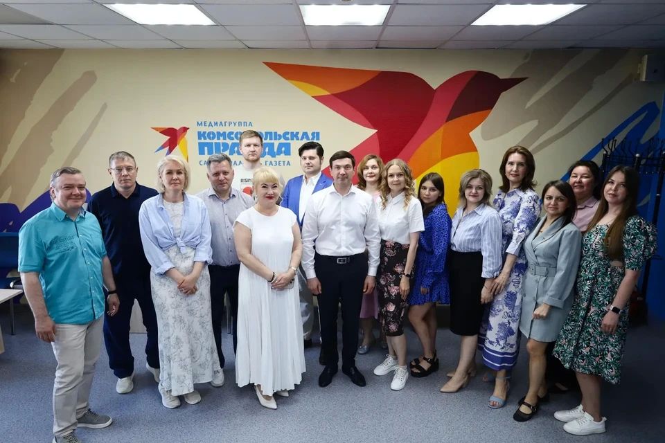 «Комсомольская правда» — один из лидеров среди СМИ: Алексей Лошкин встретился с коллективом КП в День рождения издания «Комсомольская правда» — один из лидеров среди СМИ: Алексей Лошкин встретился с коллективом КП в День рождения издания