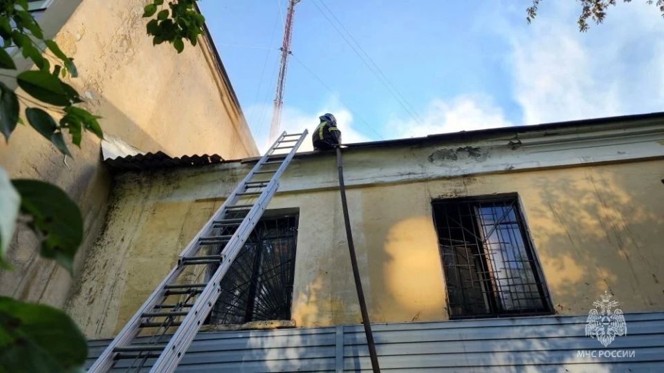 Пожар в Челябинске. Силы прибыли к месту вызова Пожар в Челябинске. Силы прибыли к месту вызова