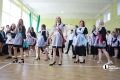 Белые фартуки, банты и ленты выпускников — так каждый год встречают последние звонки в школах Челябинска