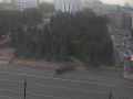Дерево рухнуло на площади Революции в Челбяинске - смотри видео