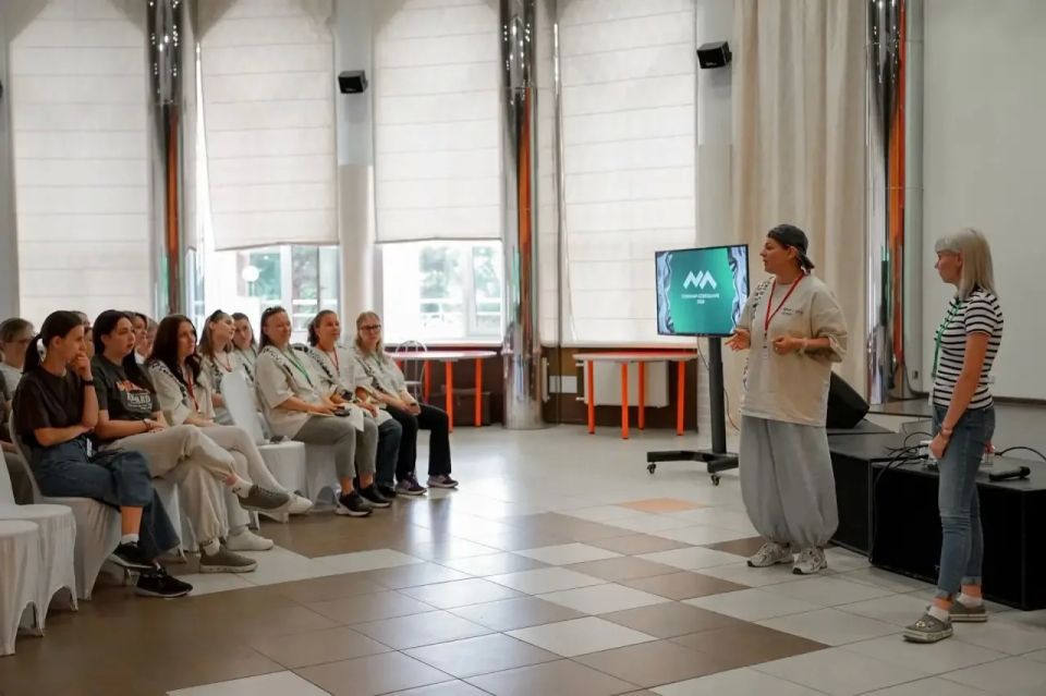 Взлётная полоса для идей: специалисты по работе с молодёжью построили «бережливые» самолёты Взлётная полоса для идей: специалисты по работе с молодёжью построили «бережливые» самолёты