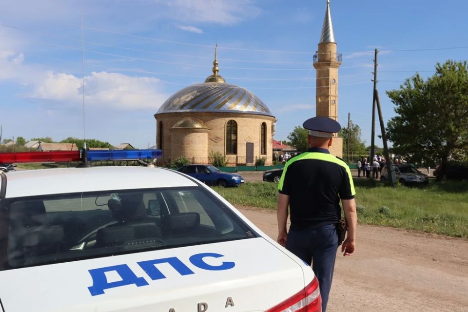 Полицейские Челябинской области обеспечили правопорядок при проведении религиозного праздника Курбан-Байрам Полицейские Челябинской области обеспечили правопорядок при проведении религиозного праздника Курбан-Байрам