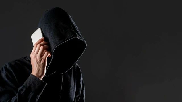 «Бомба» на линии. Одним из распространенных в настоящее время видов террористических акций является угроза по телефону