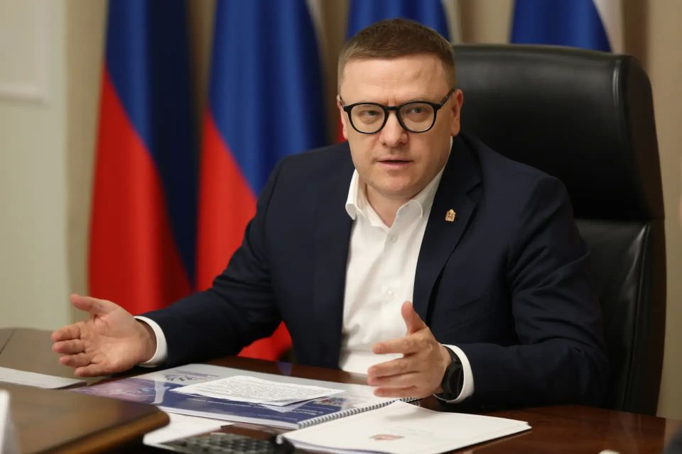 Алексей Текслер провел встречу с исполняющим обязанности ректора УралГУФК Виталием Игнатенко Алексей Текслер провел встречу с исполняющим обязанности ректора УралГУФК Виталием Игнатенко