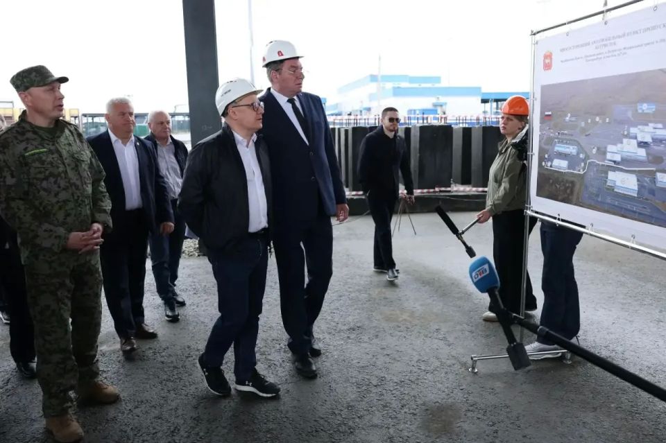 Губернатор Челябинской области Алексей Текслер работает в Троицком городском округе Губернатор Челябинской области Алексей Текслер работает в Троицком городском округе