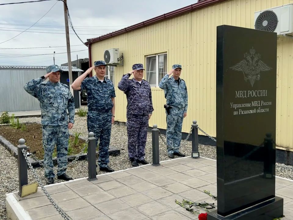 Представители областного полицейского главка оценили службу южноуральских полицейских на КПП «Затеречный»
