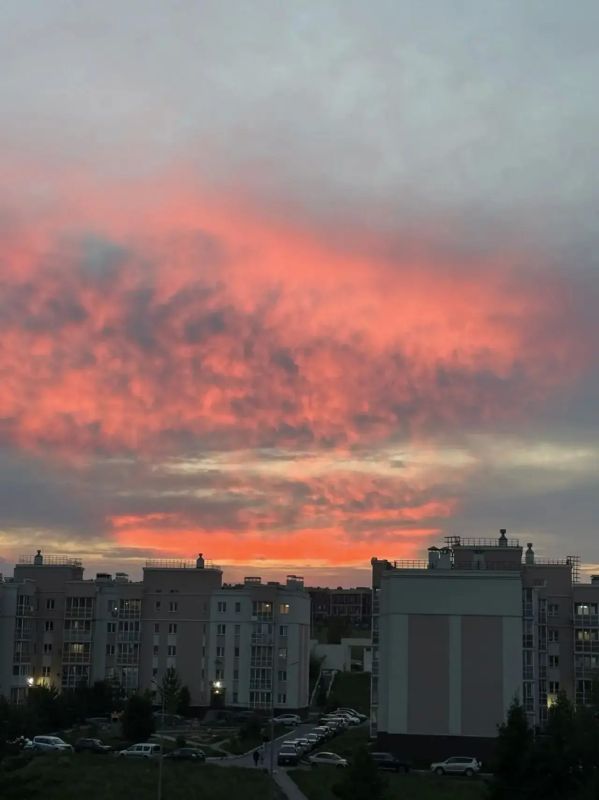 А вы видели, какой чарующий закат сегодня в Челябинске? Небо в розово-фиолетовых цветах успели сфотографировать наши читатели А вы видели, какой чарующий закат сегодня в Челябинске? Небо в розово-фиолетовых цветах успели сфотографировать наши читатели