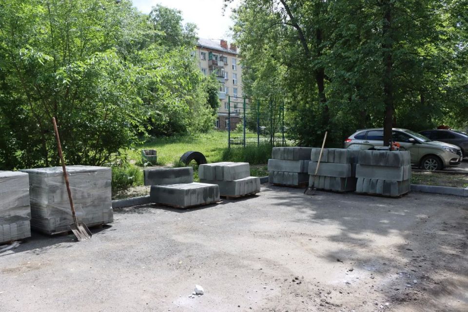 Уважаемые жители!. Продолжаем знакомить вас с ходом реализации проектов благоустройства дворовых территорий по программе инициативного бюджетирования Уважаемые жители!. Продолжаем знакомить вас с ходом реализации проектов благоустройства дворовых территорий по программе инициативного бюджетирования