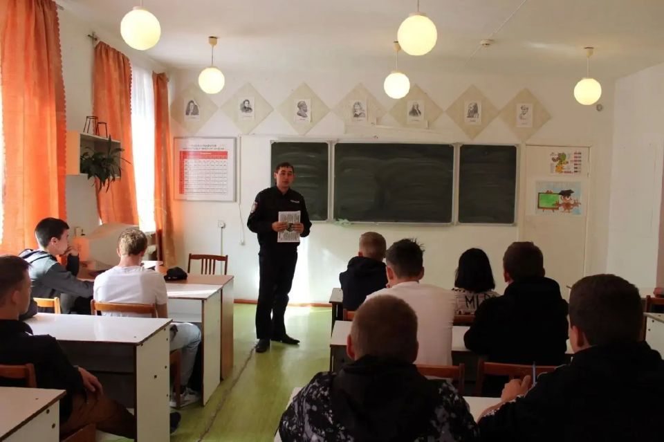 Полицейские Южного Урала провели масштабную профилактическую работу с детьми и молодёжью в преддверии летних каникул