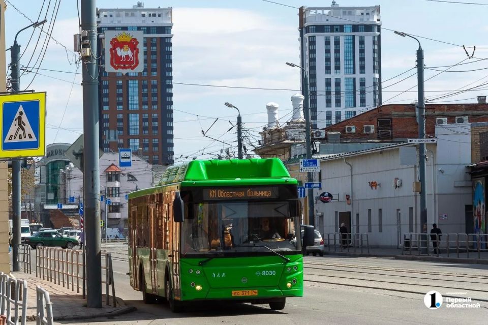 В Челябинске в 35 автобусах и троллейбусах не работали кондиционеры