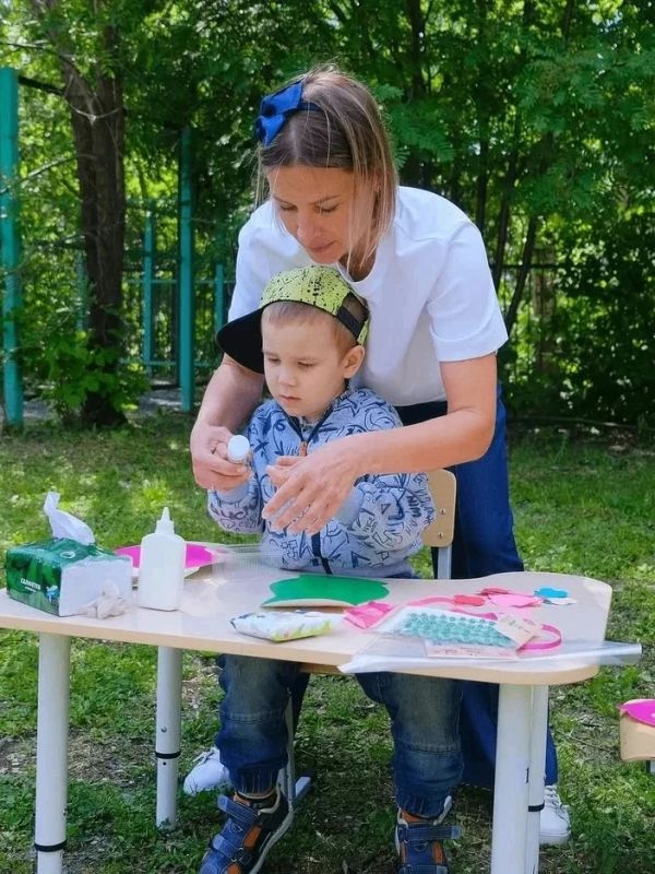В Челябинском областном центре «Семья» состоялся фестиваль, посвященный Международному дню защиты детей и Году единства народов России В Челябинском областном центре «Семья» состоялся фестиваль, посвященный Международному дню защиты детей и Году единства народов России
