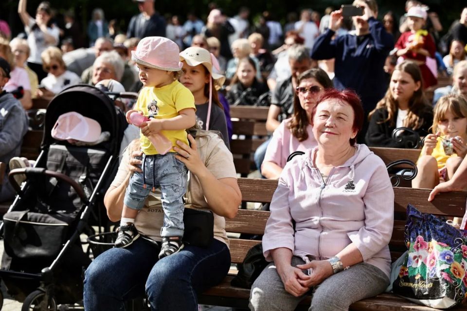 Парк Челябинска затопило пеной в День защиты детей Парк Челябинска затопило пеной в День защиты детей