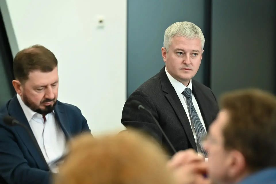 Алексей Текслер провел заседание Комиссии Госсовета РФ по направлению «Экономика и финансы» Алексей Текслер провел заседание Комиссии Госсовета РФ по направлению «Экономика и финансы»