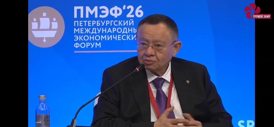 Министр строительства и ЖКХ РФ Ирек Файзуллин выступил на сессии «Регионы в условиях глобальных вызовов: как поддержать финансовую устойчивость и стимулировать развитие» на ПМЭФ’26