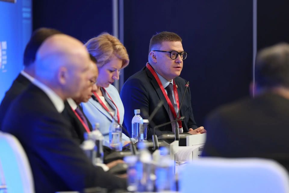 Алексей Текслер выступил на панельной сессии ПМЭФ о финансовой устойчивости регионов в условиях глобальных вызовов Алексей Текслер выступил на панельной сессии ПМЭФ о финансовой устойчивости регионов в условиях глобальных вызовов