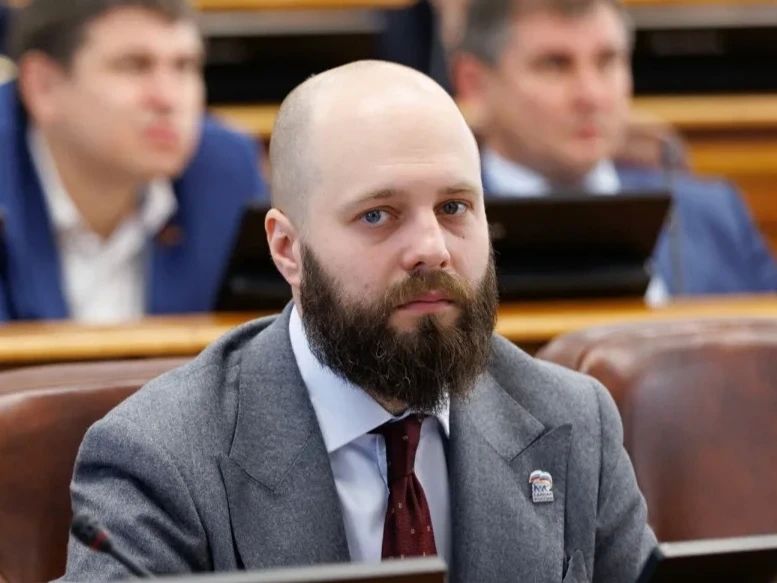 Артемий Галицын: Теперь ежемесячную выплату в размере 18 700 рублей будут получать члены семей участников СВО, впервые проходящие профессиональное обучение по программам профподготовки и имеющие определенные ограничения по...
