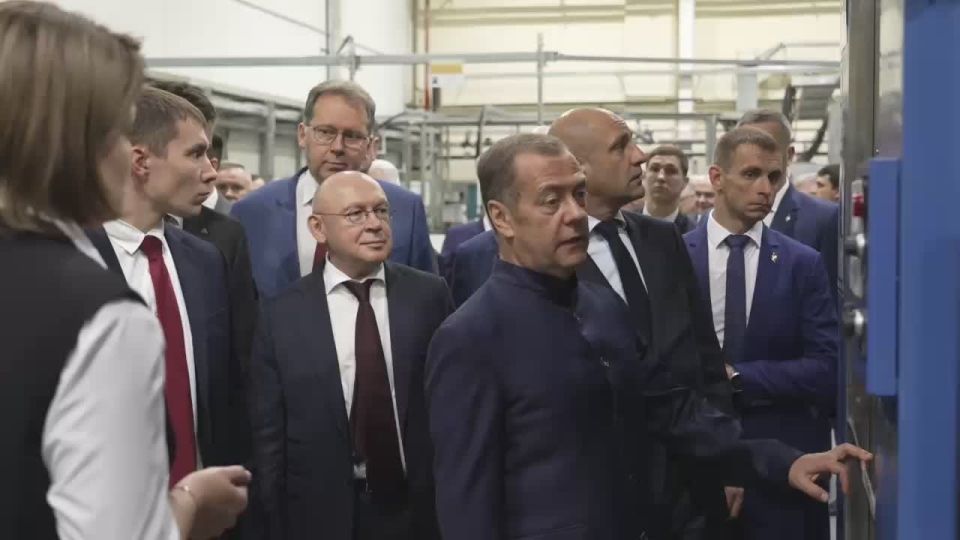 Дмитрий Медведев: Рабочая поездка в Уральский федеральный округ