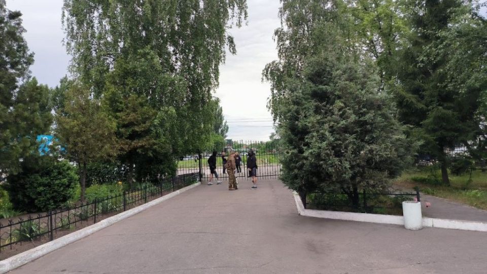 Свято-Троицкий храм в Кременчуге пытаются захватить полиция и люди в форме ВСУ, сообщила каноническая Украинская православная церковь Свято-Троицкий храм в Кременчуге пытаются захватить полиция и люди в форме ВСУ, сообщила каноническая Украинская православная церковь