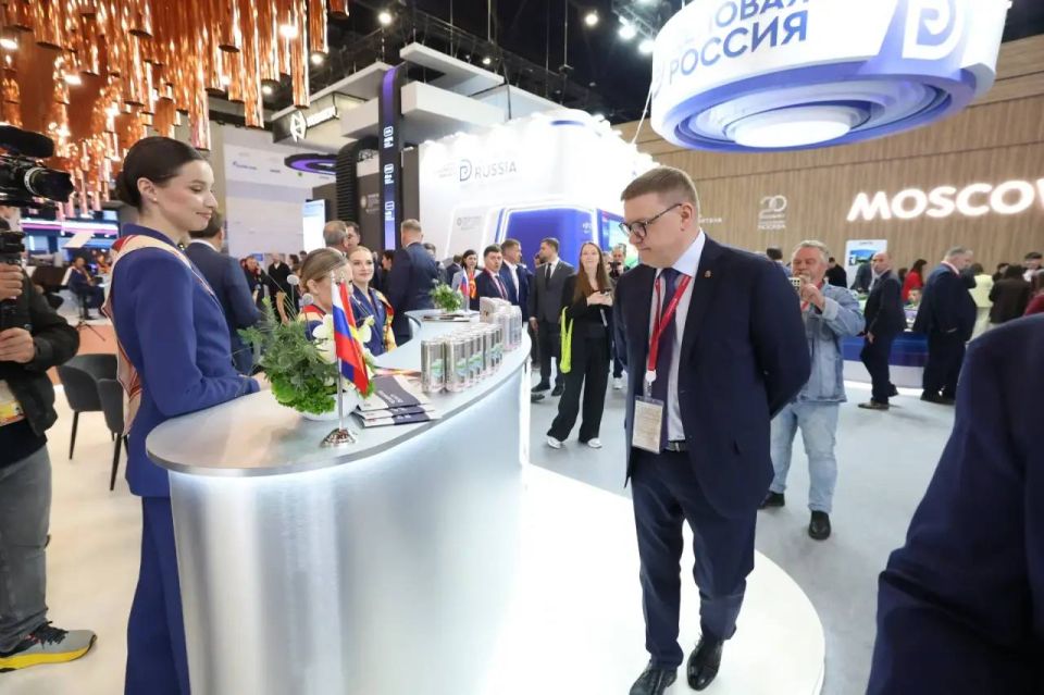 Алексей Текслер на ПМЭФ подписал соглашения на десятки миллиардов рублей Алексей Текслер на ПМЭФ подписал соглашения на десятки миллиардов рублей