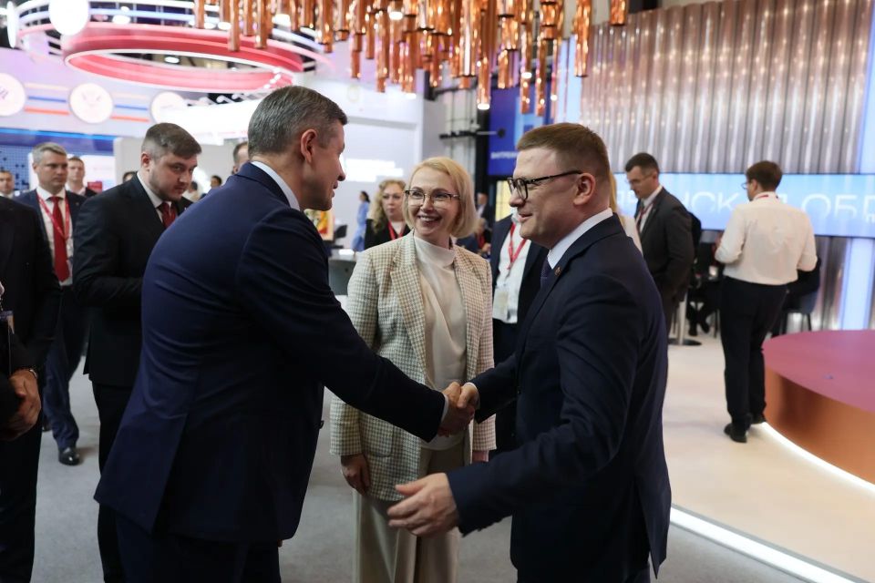 Алексей Текслер: С Егором Викторовичем Ковальчуком и Ириной Альфредовной Гехт Алексей Текслер: С Егором Викторовичем Ковальчуком и Ириной Альфредовной Гехт