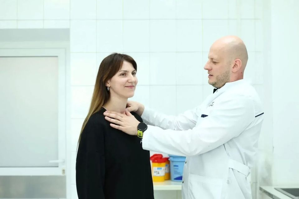 Сохранить голос и жизнь: история лечения молодой мамы в Челябинском онкоцентре Сохранить голос и жизнь: история лечения молодой мамы в Челябинском онкоцентре