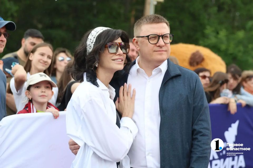 Прямо сейчас в Парке Гагарина проходит фестиваль мороженого «Единорожок»