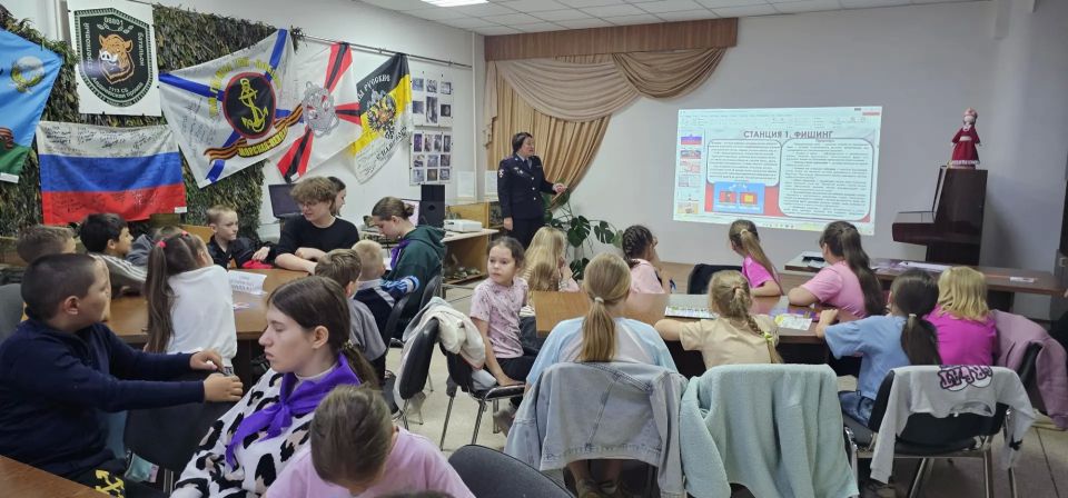 Ко Дню защиты детей полицейские Челябинской области провели для юных южноуральцев цикл просветительских мероприятий Ко Дню защиты детей полицейские Челябинской области провели для юных южноуральцев цикл просветительских мероприятий
