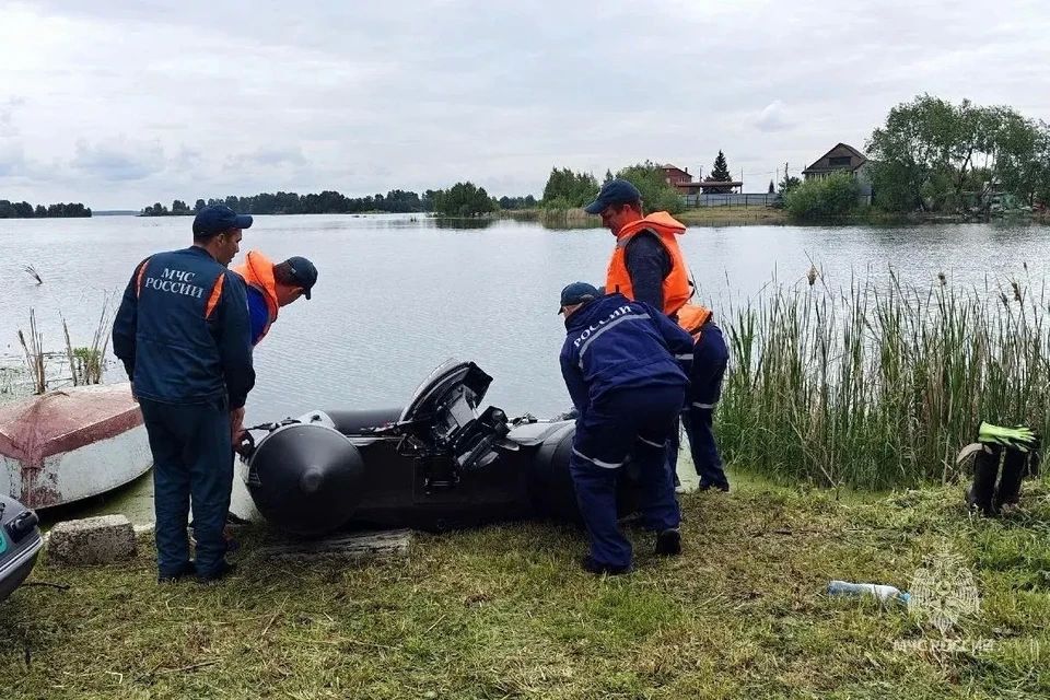 Нырнул в озеро и исчез: спасатели завершили поиски утонувшего три дня назад мужчины
