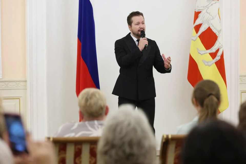Алексей Текслер наградил работников системы социальной защиты Челябинской области Алексей Текслер наградил работников системы социальной защиты Челябинской области