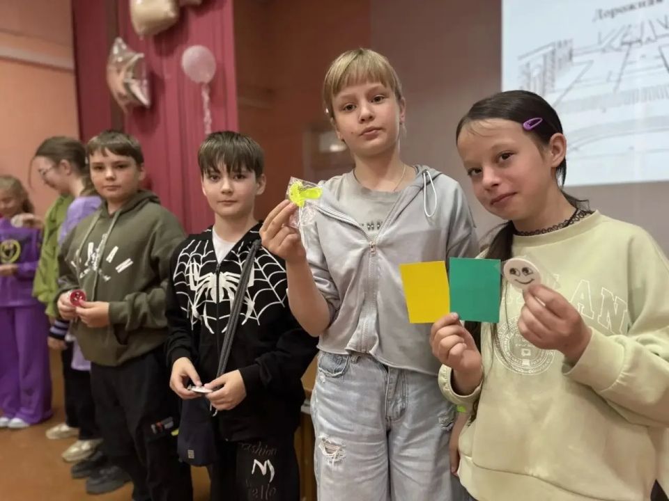 В Златоусте сотрудники Госавтоинспекции и центр ЮИД провели для школьников мероприятие по безопасности дорожного движения В Златоусте сотрудники Госавтоинспекции и центр ЮИД провели для школьников мероприятие по безопасности дорожного движения