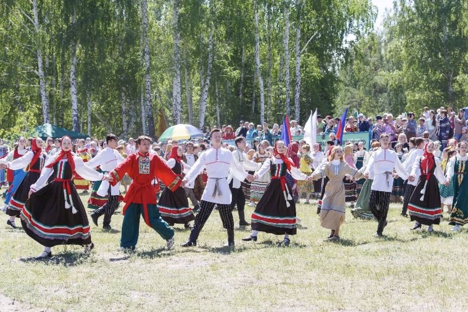 В День России в поселке Слюдорудник Кыштымского городского округа на базе спортивно-туристического комплекса «Провинция» состоится XXX областной фестиваль-праздник «Русский хоровод – 2026»